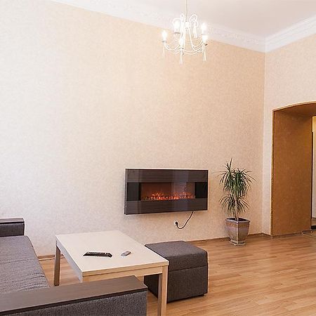 Apartment Vozle Teatra Opery I Baleta Lviv Luaran gambar